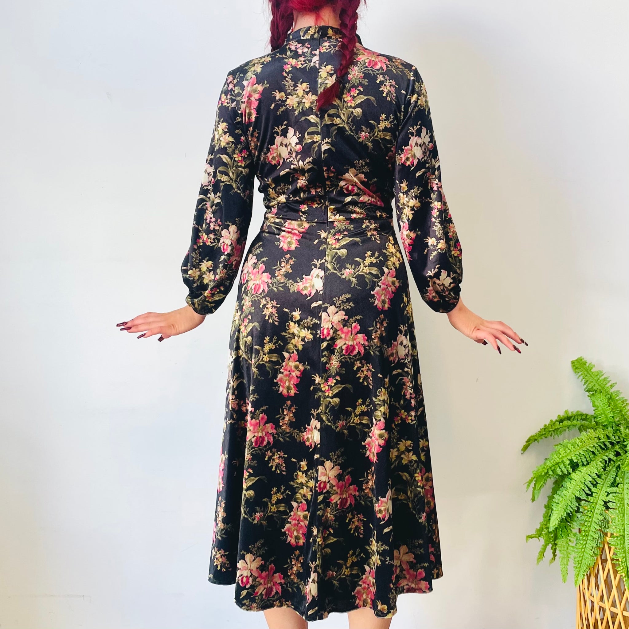 Floral Velvet Midi Dress (M)