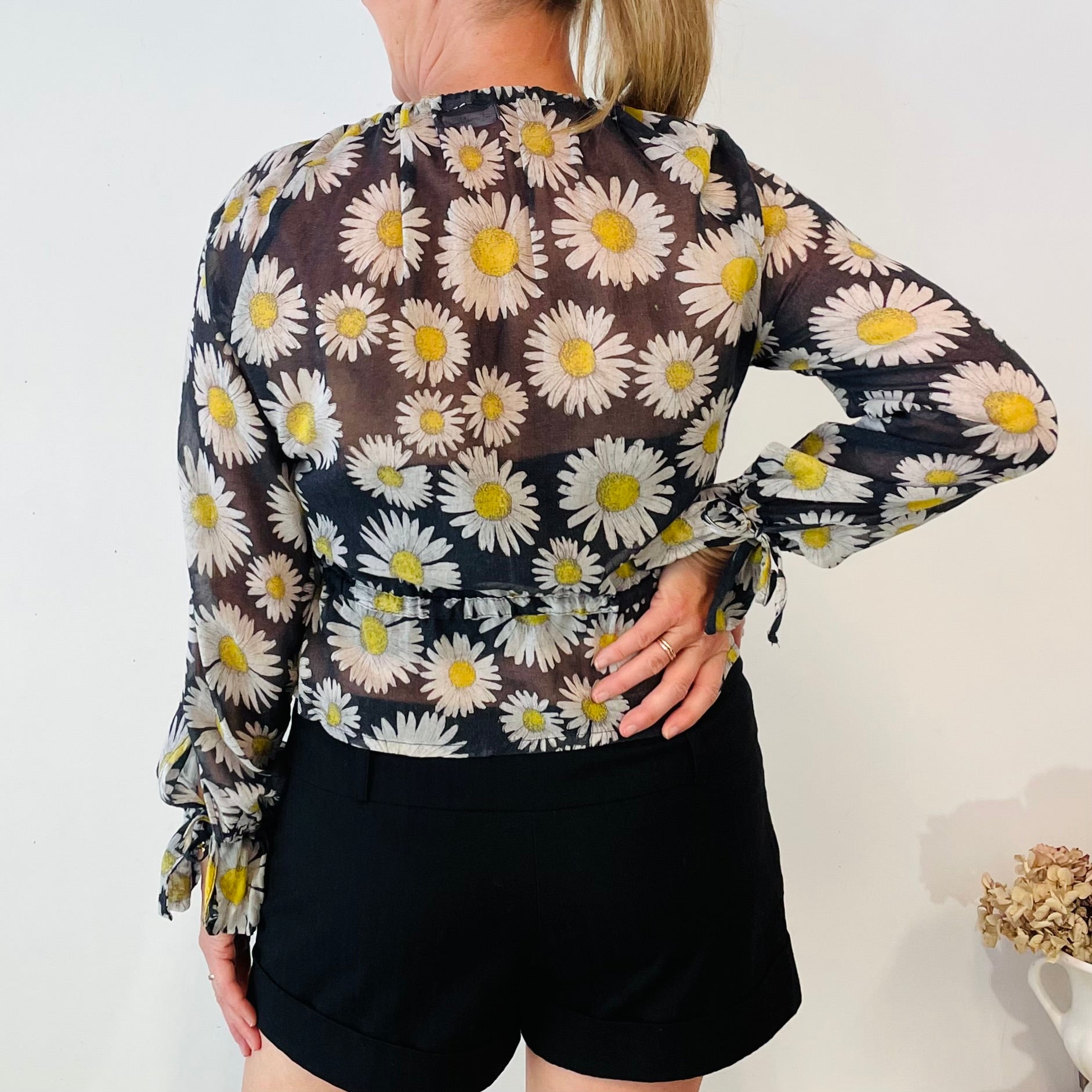 Lonely Tie Front Daisy Blouse (M)