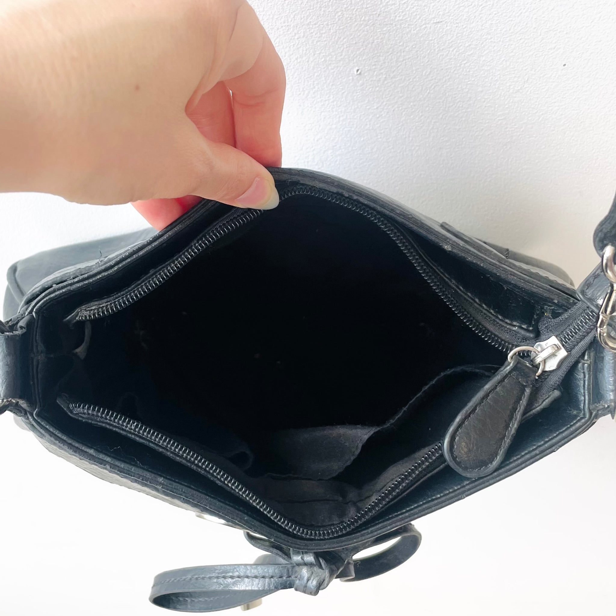 Faux Leather Bow Detail Cross Body Bag