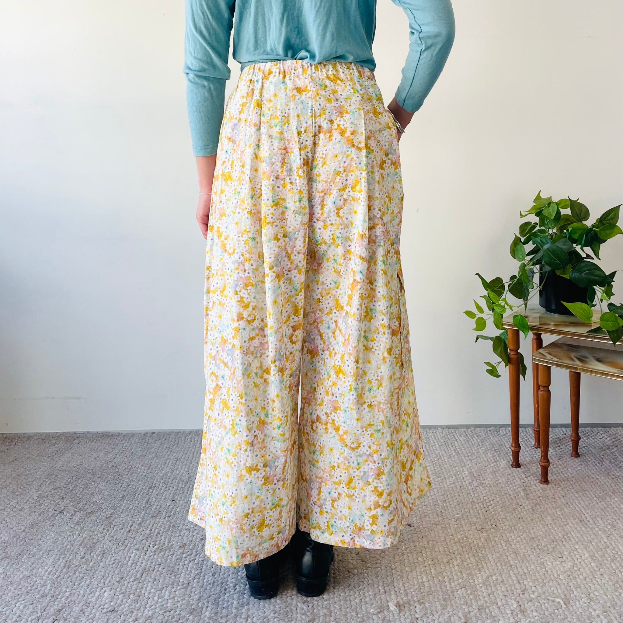 Floral Wide Leg Cargo Pants (M)