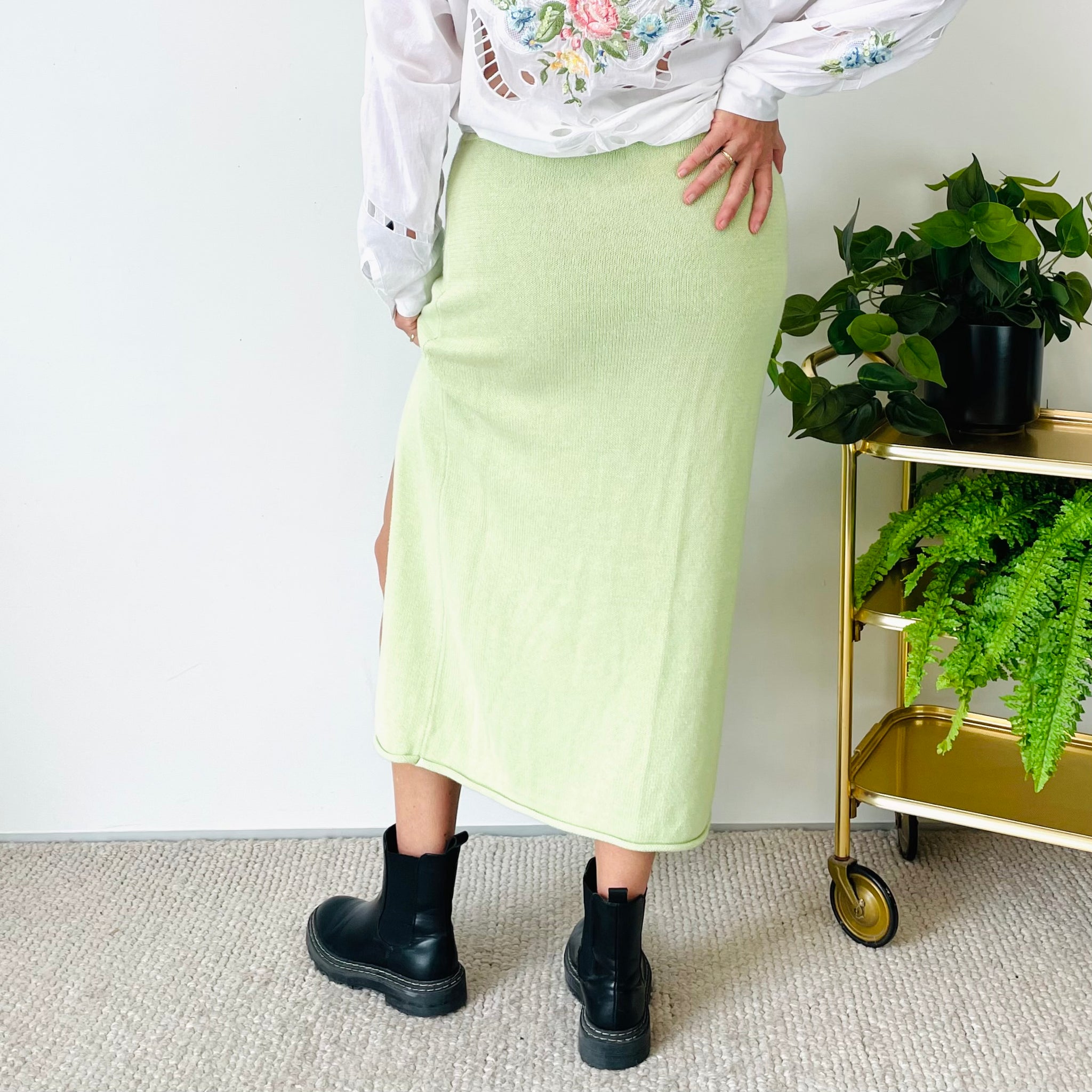 Knit Thigh Split Midi Skirt (S)